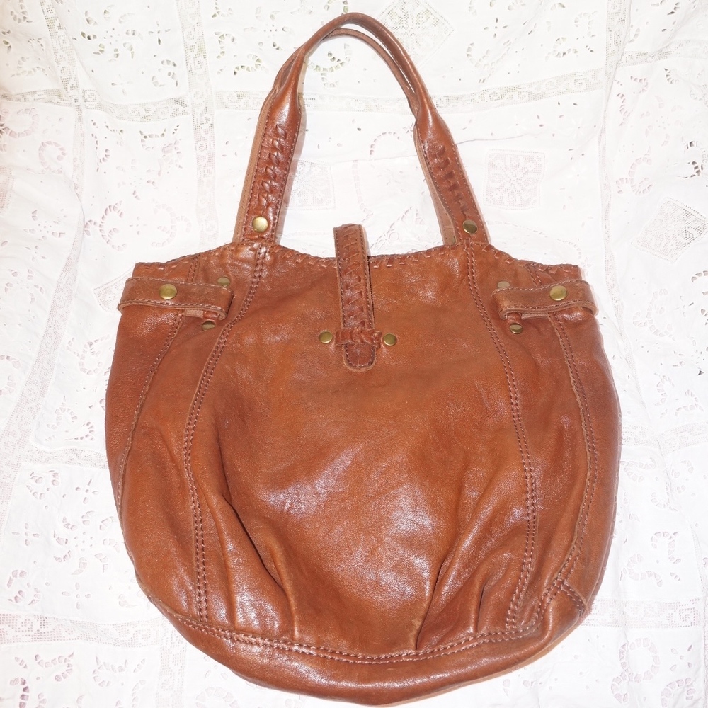 Lucky Italian leather lrg purse EUC
